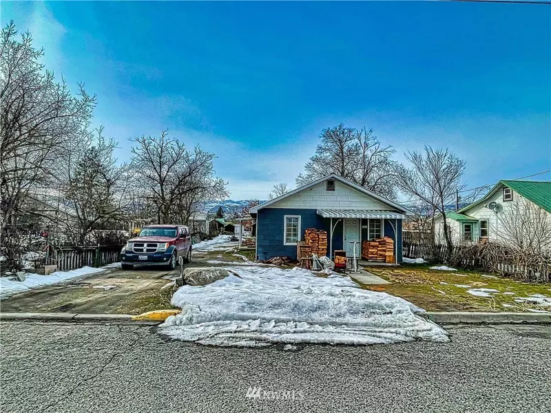 722 Jackson ST, Omak, WA 98841