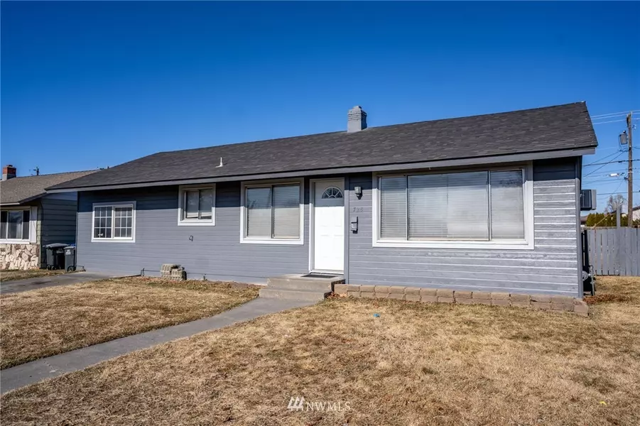 728 W Loop DR, Moses Lake, WA 98837