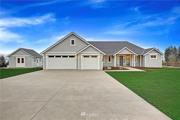 1383 Village Heights PL, Camano Island, WA 98282