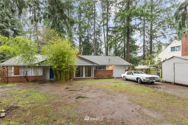 16030 33rd AVE NE, Lake Forest Park, WA 98155