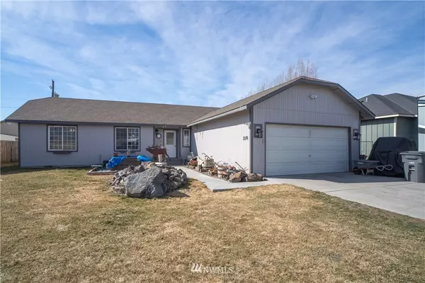 2278 Gladys LN NE, Moses Lake, WA 98837