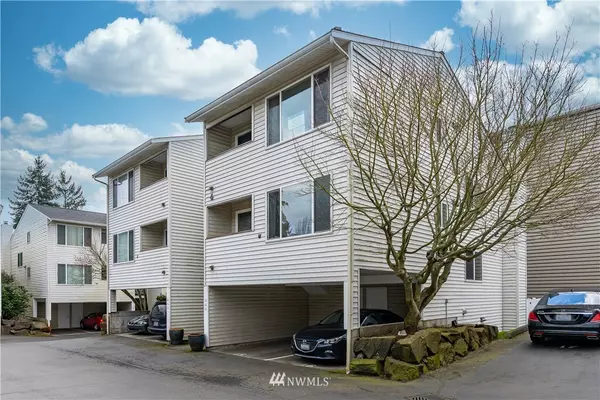 Shoreline, WA 98155,20301 19th AVE NE #422