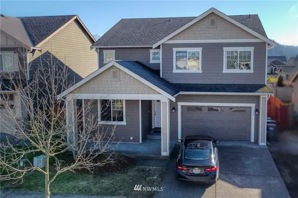 484 Petersen DR E, Enumclaw, WA 98022