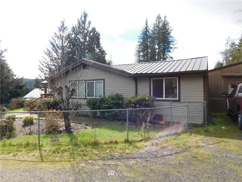 117 Chief Kiona RD, Silver Creek, WA 98585