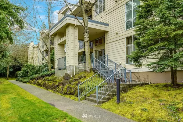 Bellevue, WA 98004,424 102nd AVE SE #205