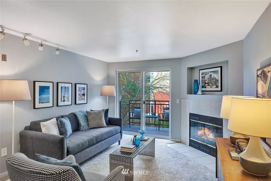 8745 Greenwood AVE N #312, Seattle, WA 98103