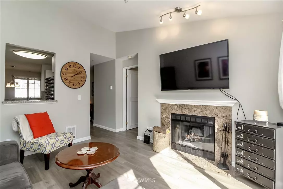 Renton, WA 98056,901 Sunset BLVD NE #B306