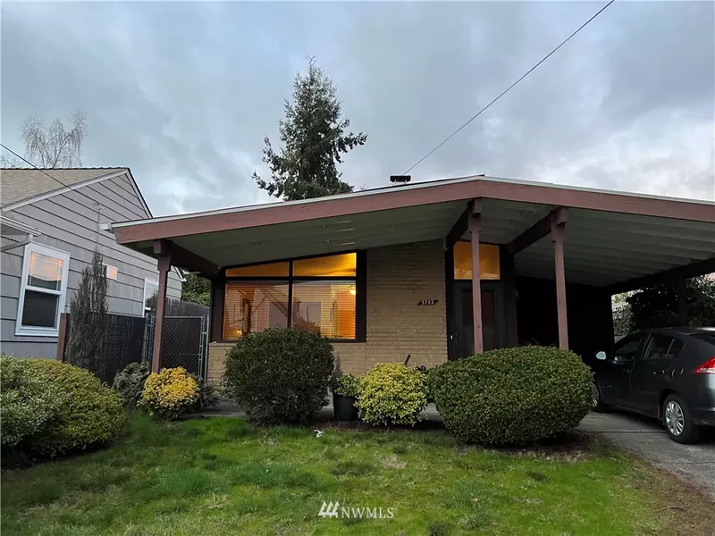 3742 SW Southern ST, Seattle, WA 98126