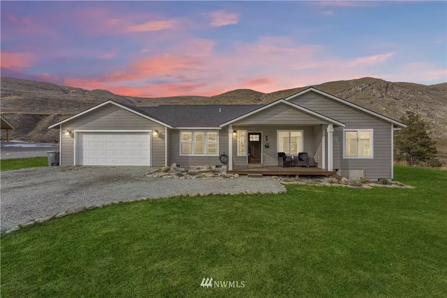 18 Steelhead LN, Pateros, WA 98846