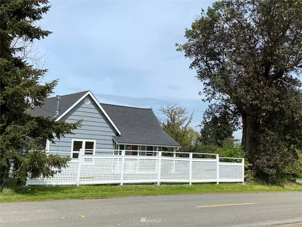 Vashon, WA 98070,9008 SW Van Olinda