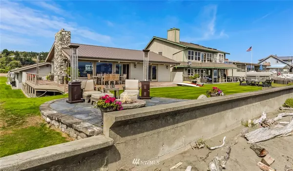 2012 Shore AVE, Freeland, WA 98249