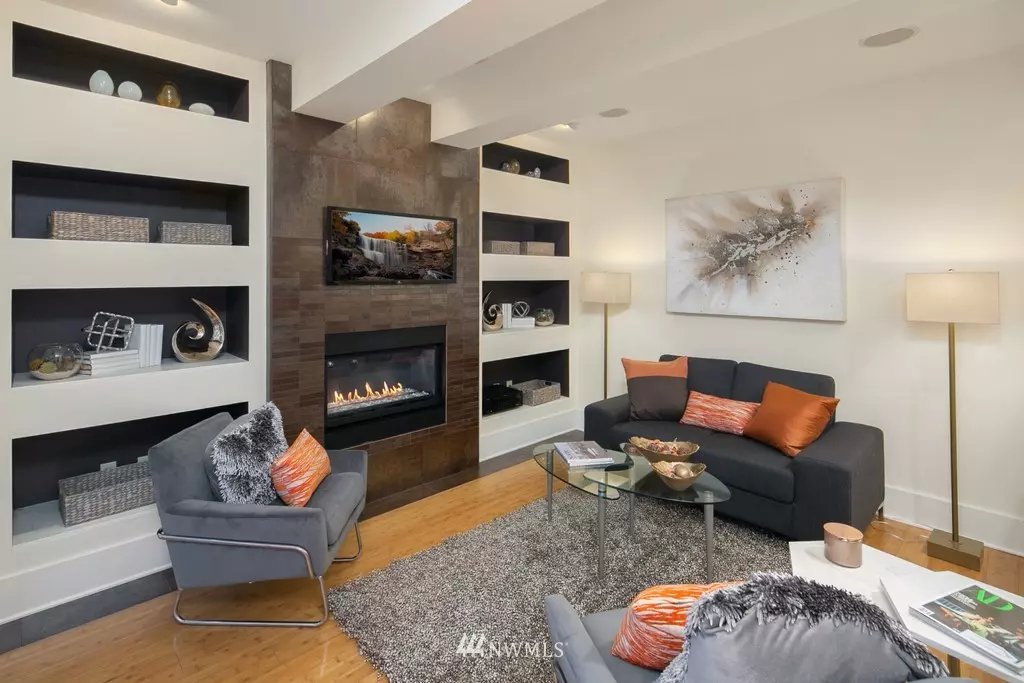 Seattle, WA 98102,744 Harvard AVE E #102