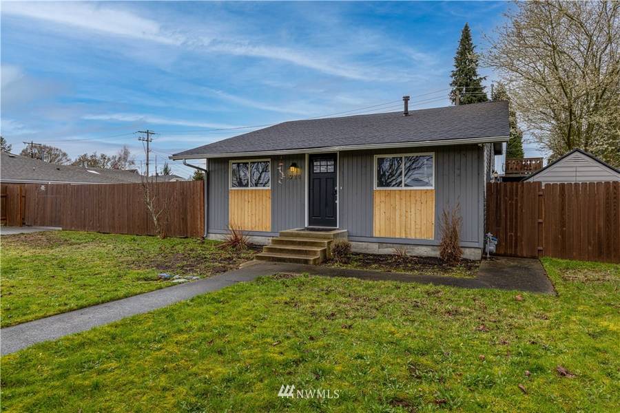 1925 2nd ST, Marysville, WA 98270