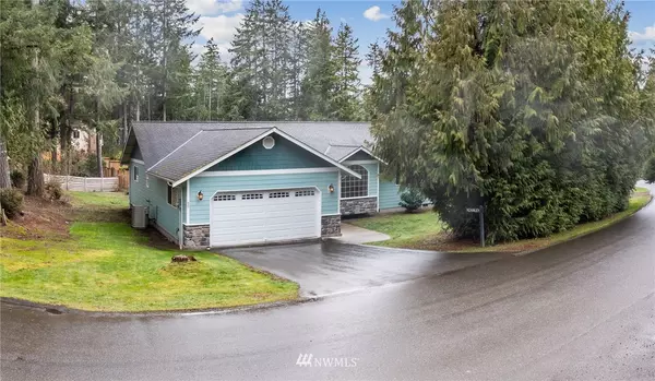 50 E Village View DR, Allyn, WA 98524