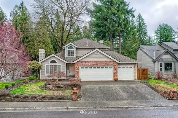 25716 Lake Wilderness Country Club DR SE, Maple Valley, WA 98038