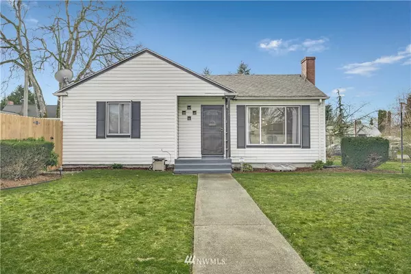 28 SW Oak Park DR, Lakewood, WA 98449