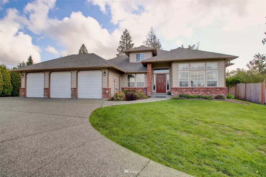 914 S 38th PL, Mount Vernon, WA 98274