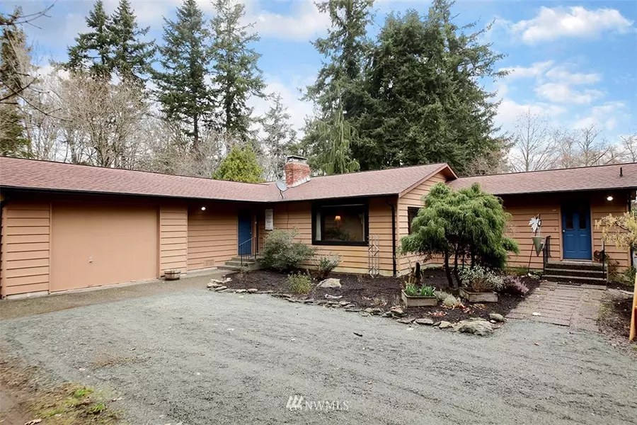 6823 Sills RD, Clinton, WA 98236