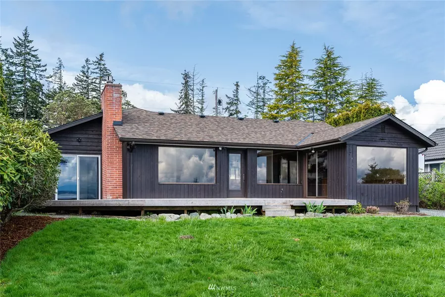 1549 Country Club DR, Camano Island, WA 98282