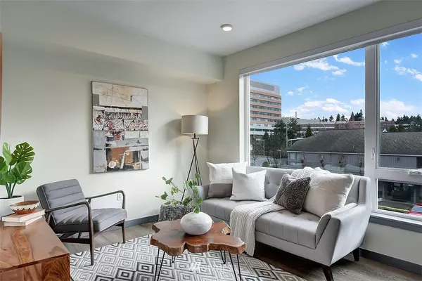 11903 NE 128th ST #210, Kirkland, WA 98034