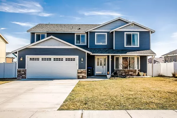 833 W Polo Ridge DR, Moses Lake, WA 98837