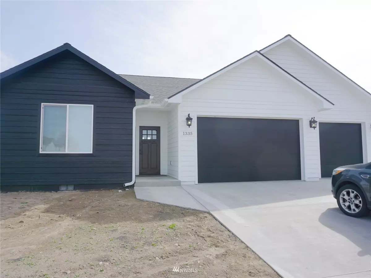 Moses Lake, WA 98837,1335 S Skyline DR