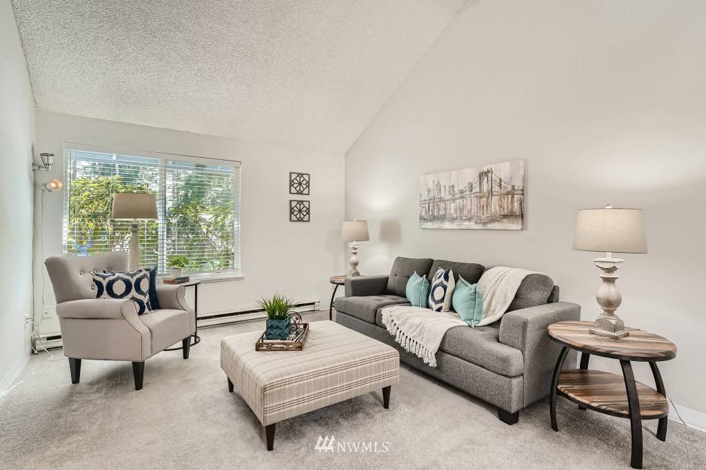 4300 NE Sunset BLVD #J3, Renton, WA 98059