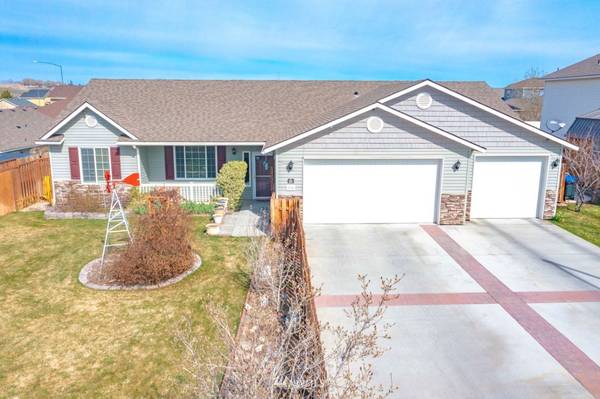 1126 W Luta ST, Moses Lake, WA 98837