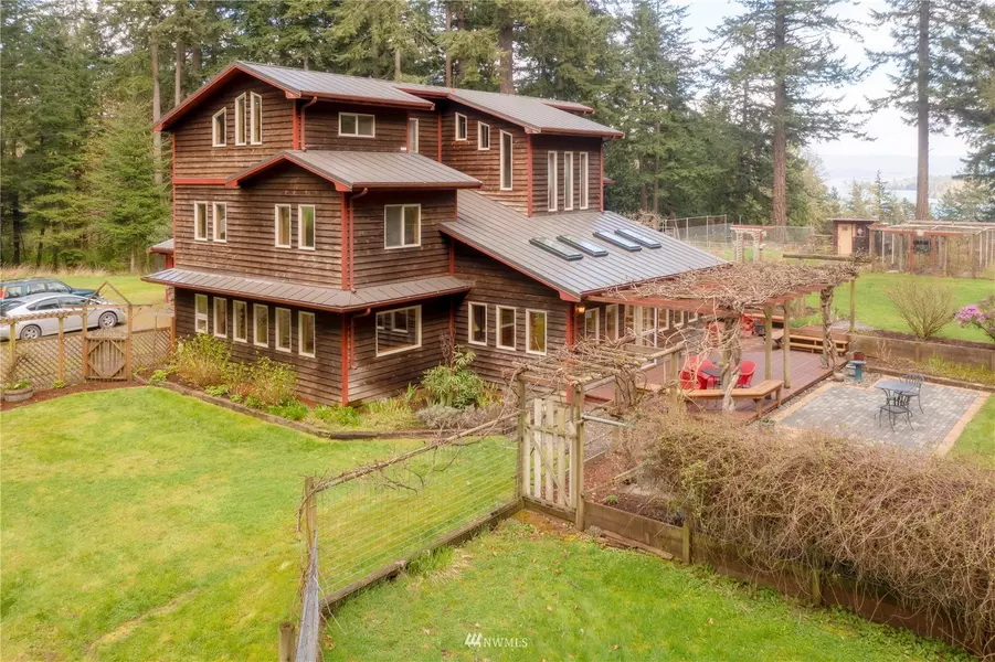 3542 Constitution RD, Lummi Island, WA 98262