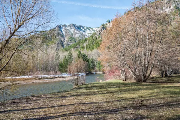 Entiat, WA 98822,15892 Entiat River RD