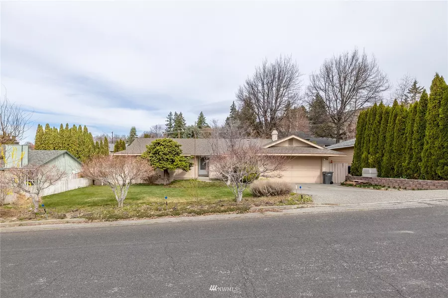 1409 Bel Air DR, East Wenatchee, WA 98802