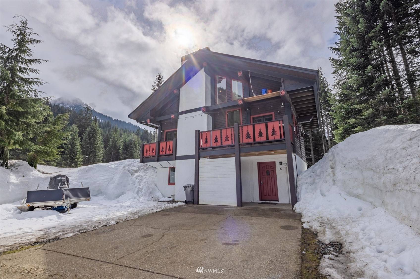 5 Zurs Strasse, Snoqualmie Pass, WA 98068