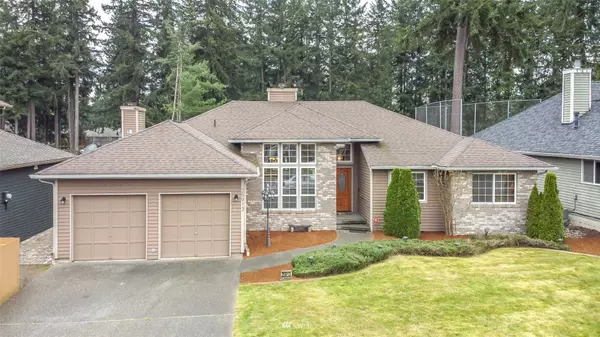 25913 Lake Wilderness Country Club DR SE, Maple Valley, WA 98038