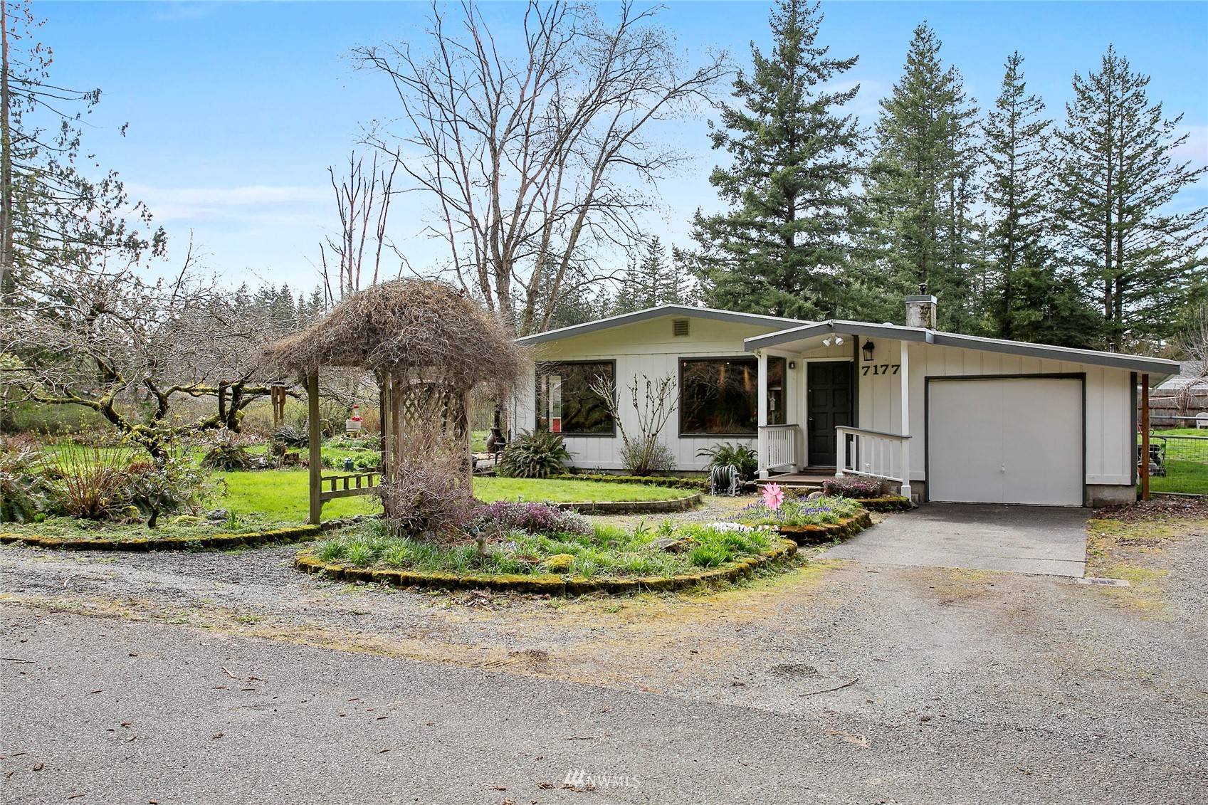 7177 Roeder LN, Everson, WA 98247