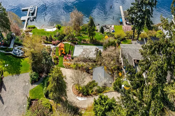 Bellevue, WA 98004,903 Shoreland DR SE