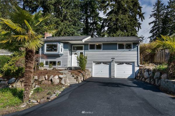 1820 N 165th ST, Shoreline, WA 98133