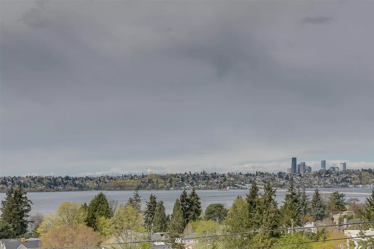 Mercer Island, WA 98040,3064 68th AVE SE