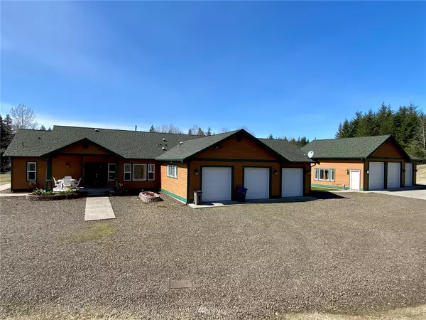 10 Lewis RD W, Seabeck, WA 98380