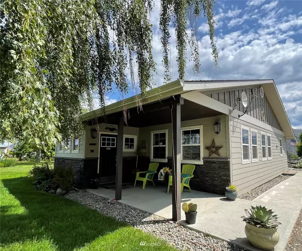 36 Peacock LN, Omak, WA 98841