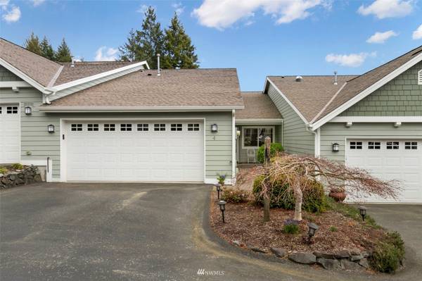 321 E Soderberg RD #B4, Allyn, WA 98524