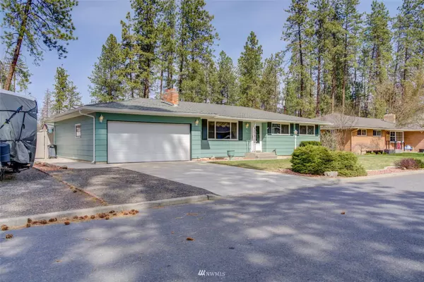 915 E Brentwood DR, Spokane, WA 99208