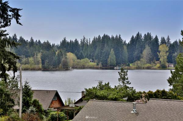 4350 Shadowood DR, Clinton, WA 98236