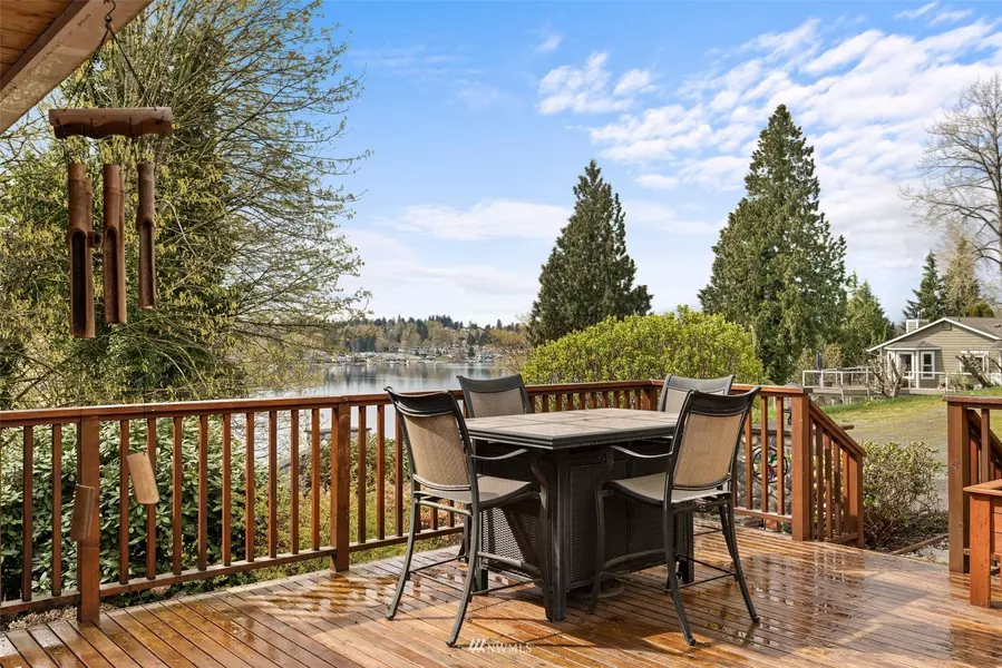 502 Rhodora Heights RD, Lake Stevens, WA 98258