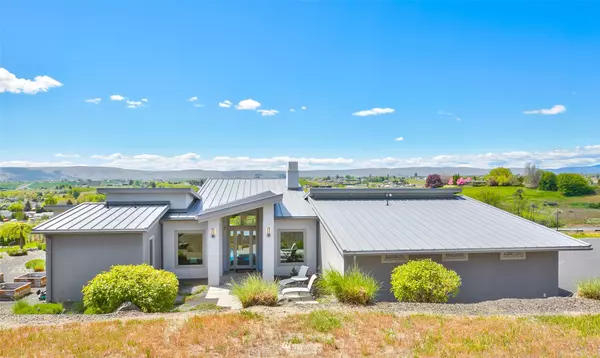 207 Mountain Shadows PL, Yakima, WA 98908