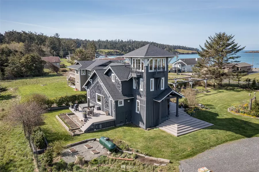 47 Agate Beach LN, Lopez Island, WA 98261