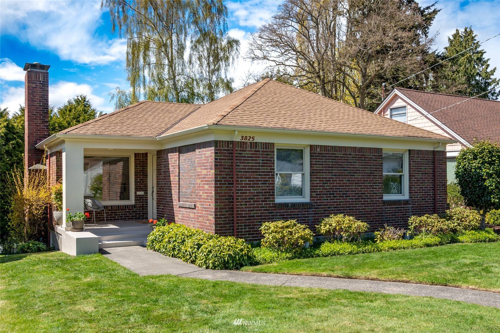 3825 32nd AVE W, Seattle, WA 98199