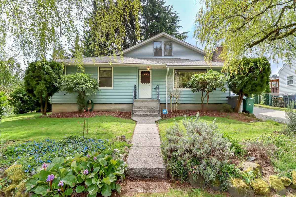 Seattle, WA 98178,8809 S 121st ST