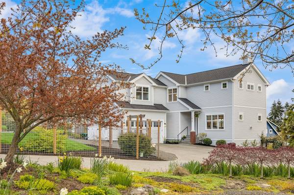 1815 Park View DR NE, Bainbridge Island, WA 98110