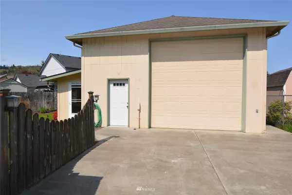 Longview, WA 98632,4973 Hickory CT