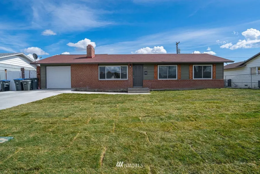 251 N Earl RD, Moses Lake, WA 98837